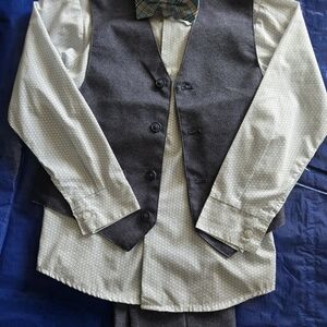 Boys Size 7 Gray Suit Vest, Shirt, And Bow tie